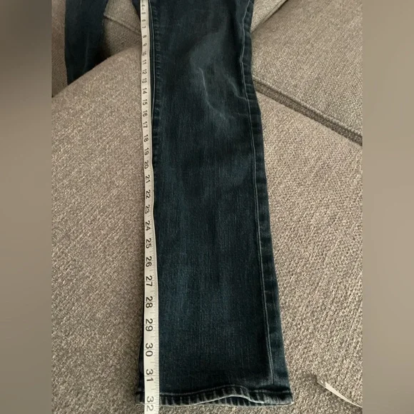 Burberry Straight Leg Button Fly Jean Size 32